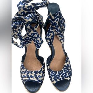UGG Silk Tie Peep Toe Wedge 🌊